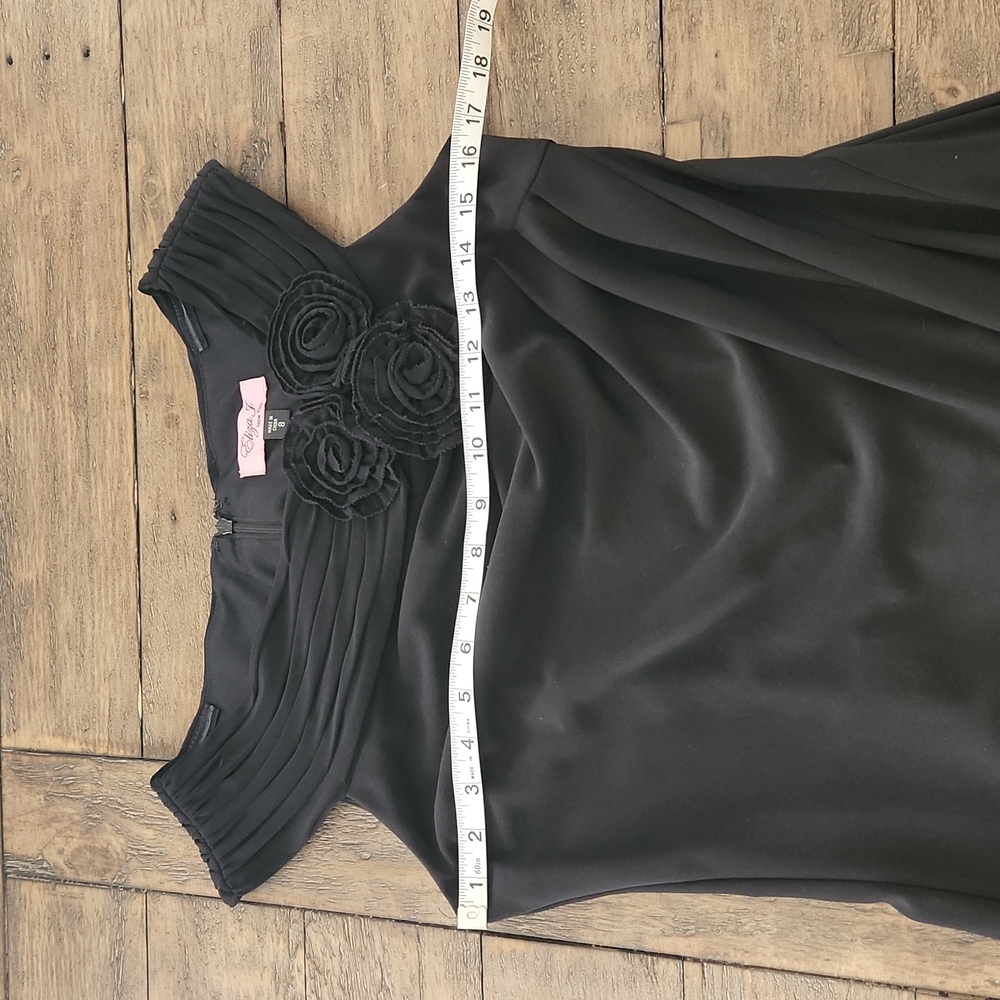 Eliza J Black Knee Length Dress - Picture 7 of 8